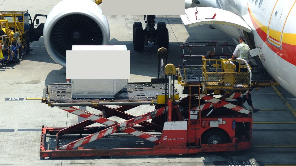 Turkey to Qatar Courier and Express Shipping: Cost, Customs and Delivery Guide 2026